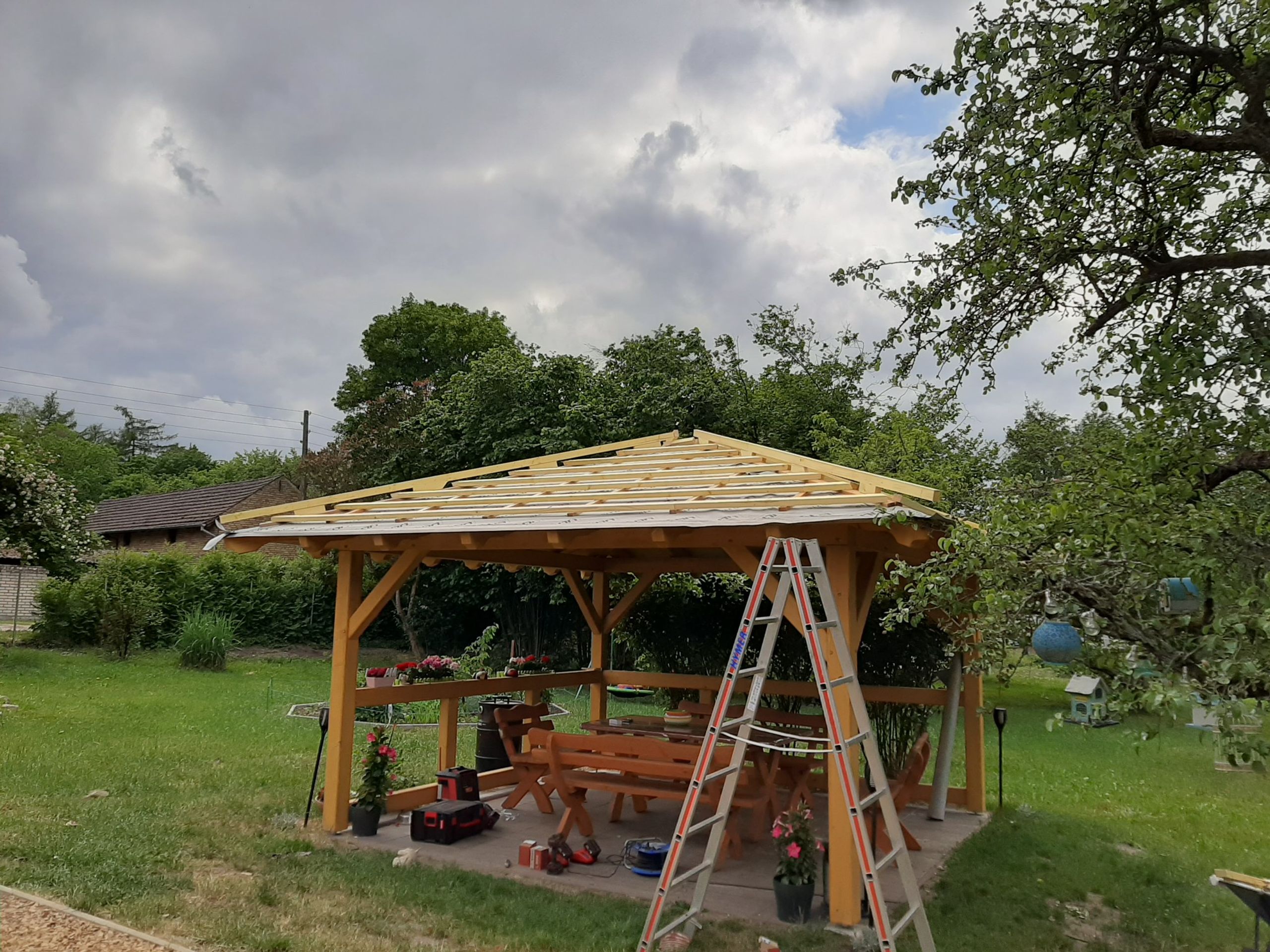 Carport und Gartenhäuser