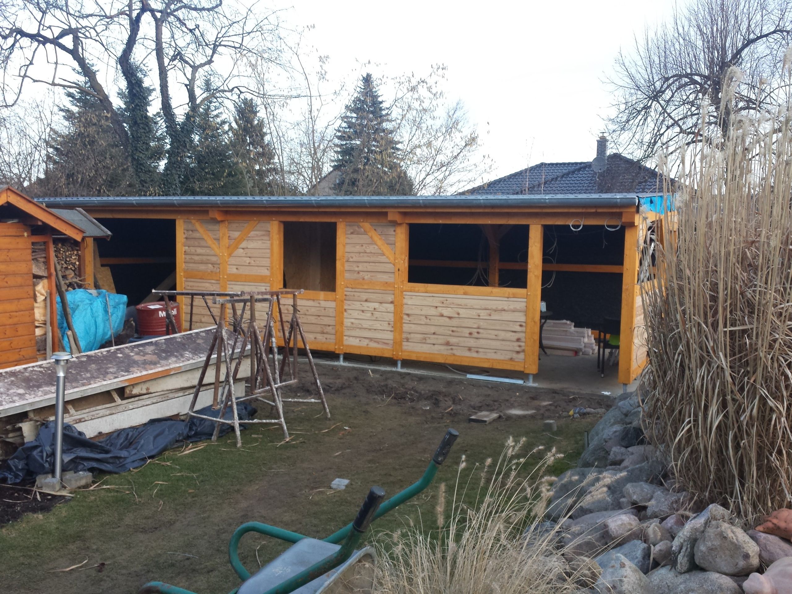 Carport und Gartenhäuser