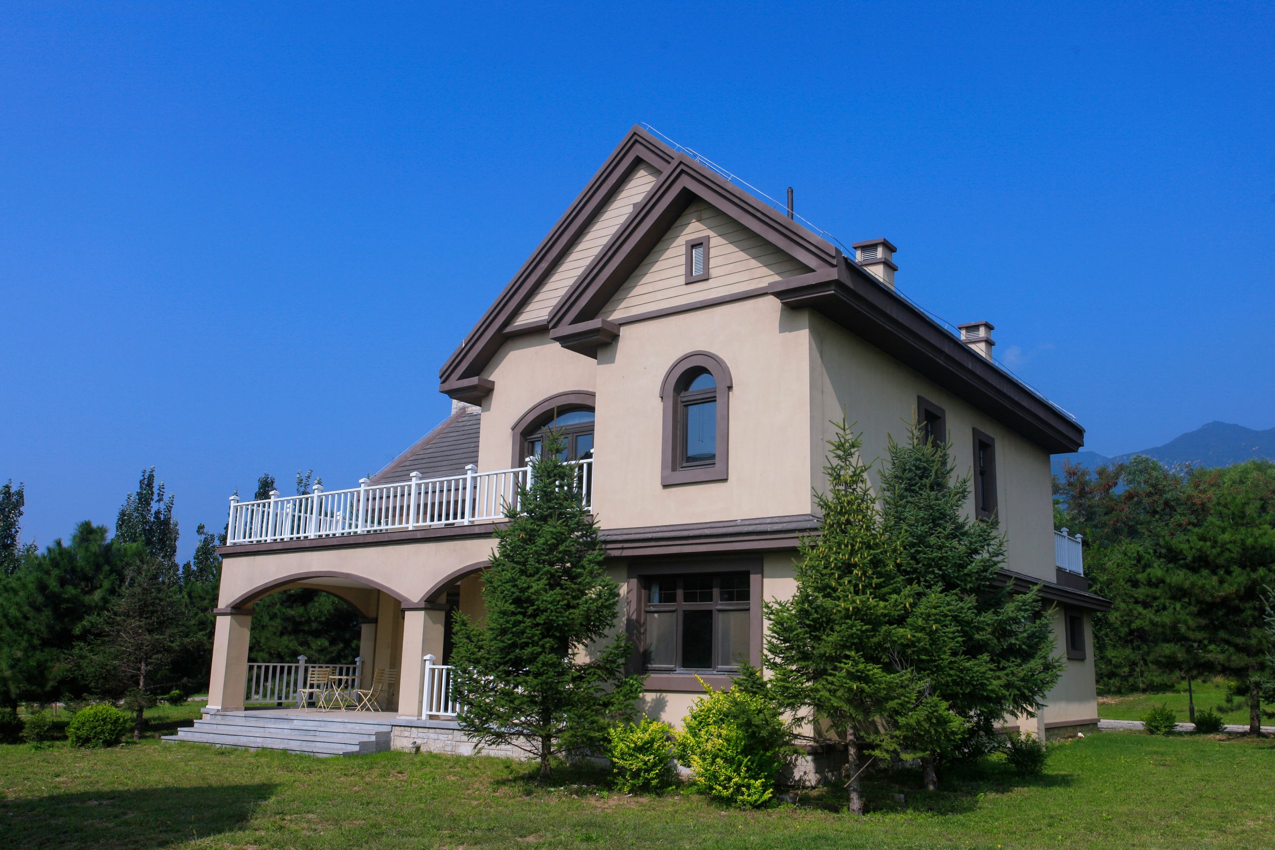 Dachsanierung „Villa Sonnenschein“ – Köln