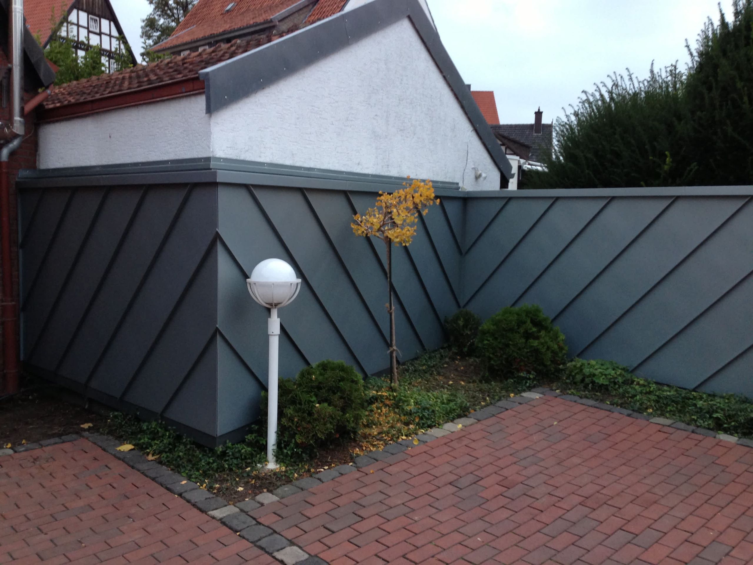 Klempnererarbeiten am Dach-und Wand